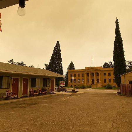 Independence Courthouse Motel Exterior foto